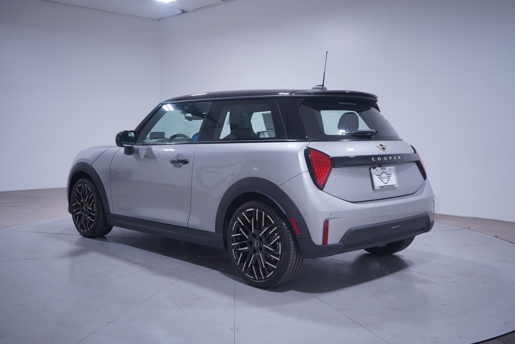 2025 Mini Cooper S Hardtop 2 Door Iconic photo 3