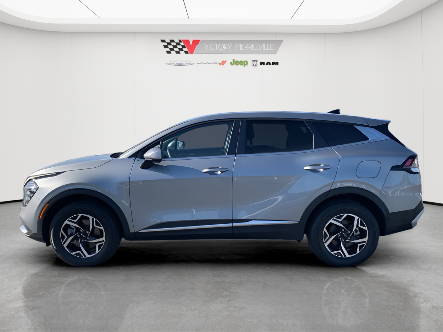 2024 Kia Sportage LX photo 2