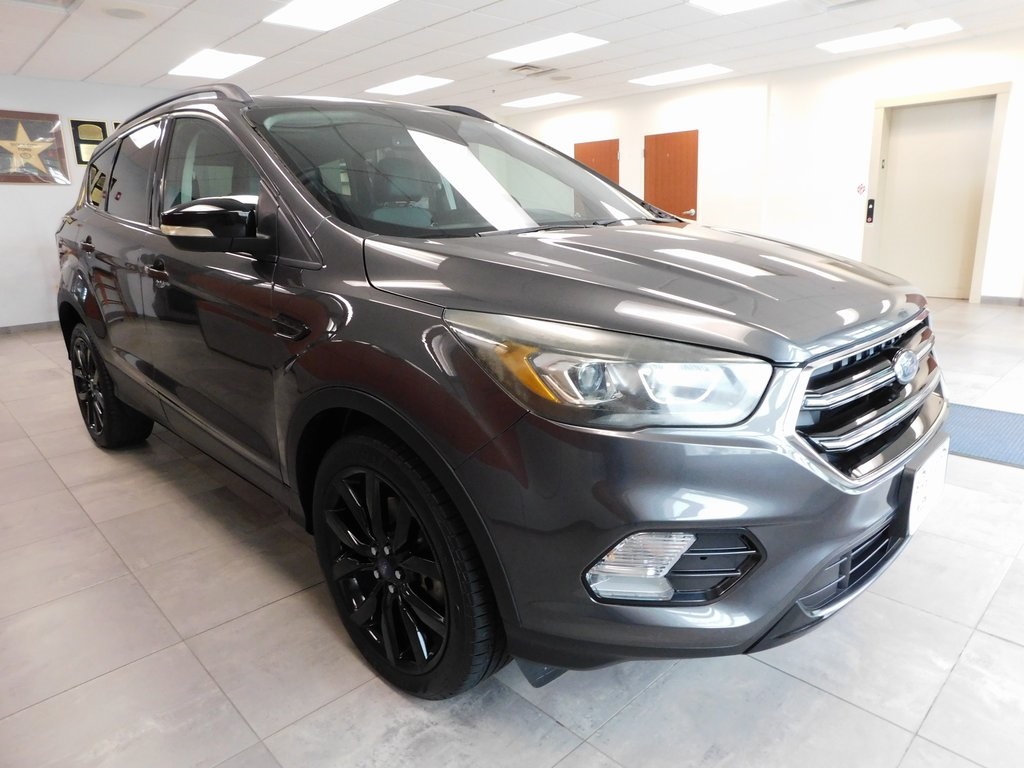 2017 Ford Escape Titanium photo 2
