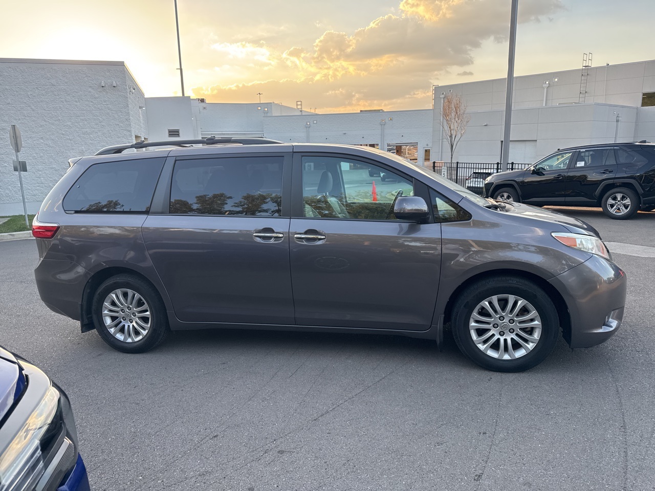 2016 Toyota Sienna L photo 4