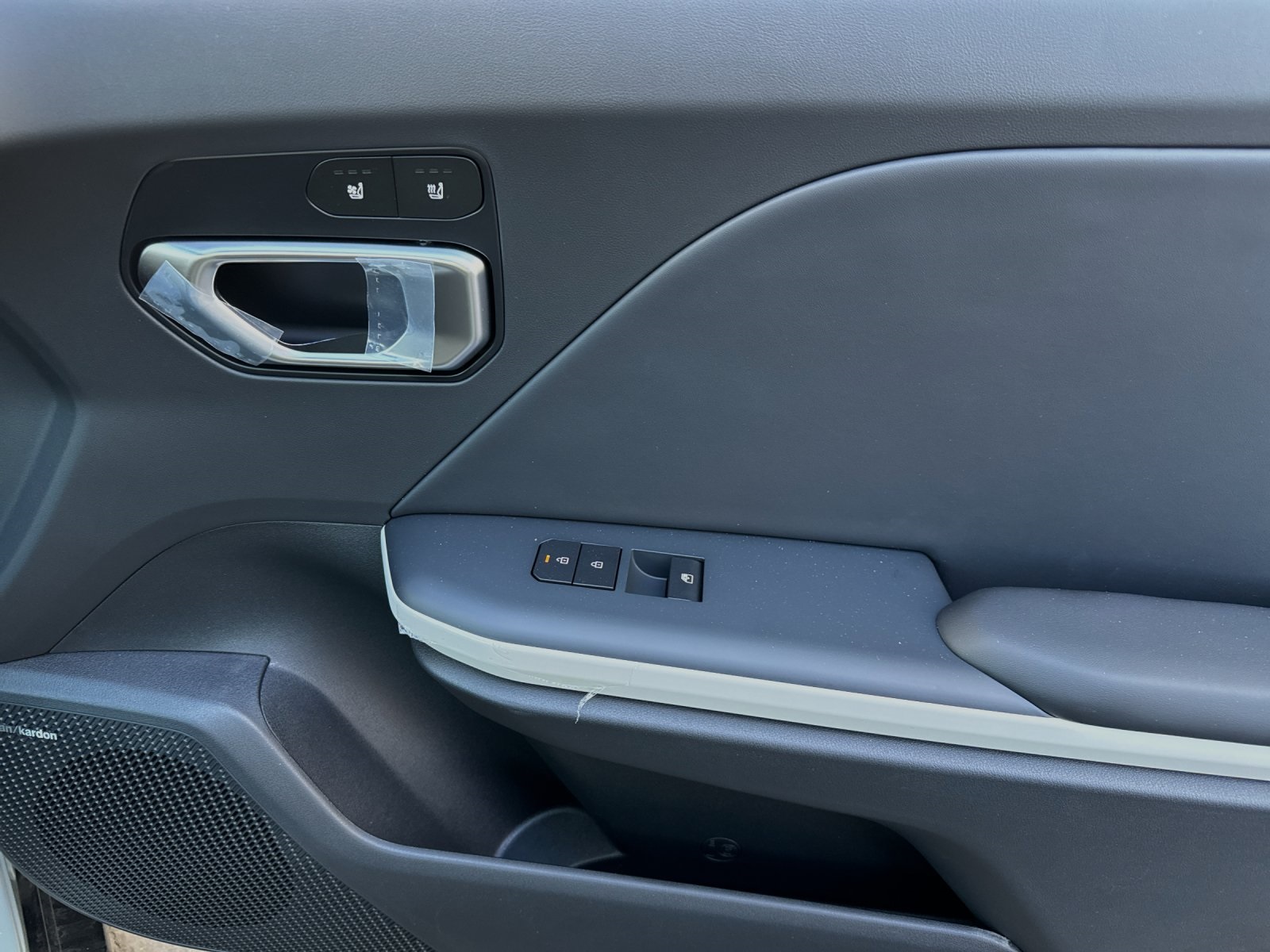 2025 Kia K4 GT-Line photo 17