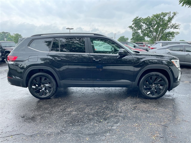 2025 Volkswagen Atlas SE Technology photo 13