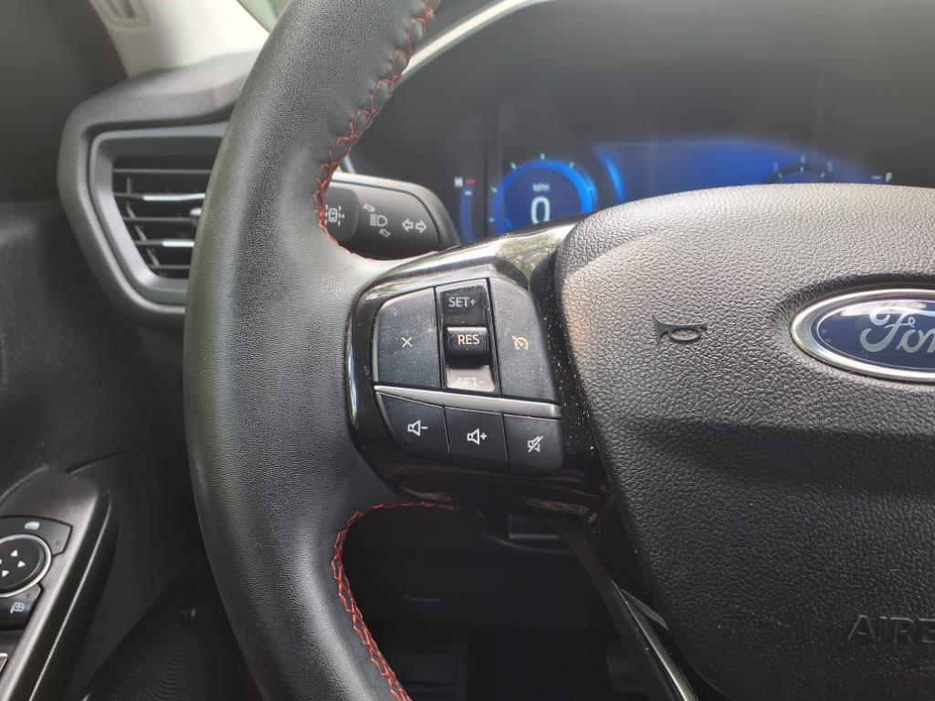 2022 Ford Escape SEL photo 15