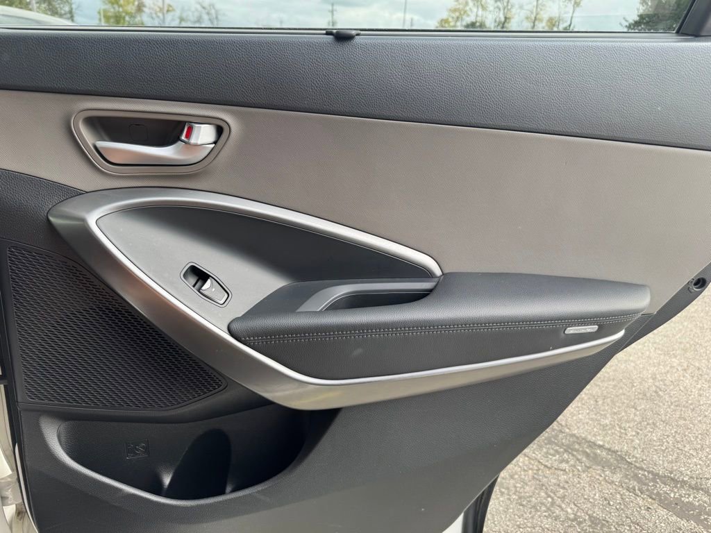 2017 Hyundai Santa Fe SE photo 25