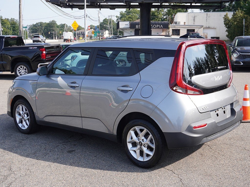 2022 Kia Soul LX photo 8