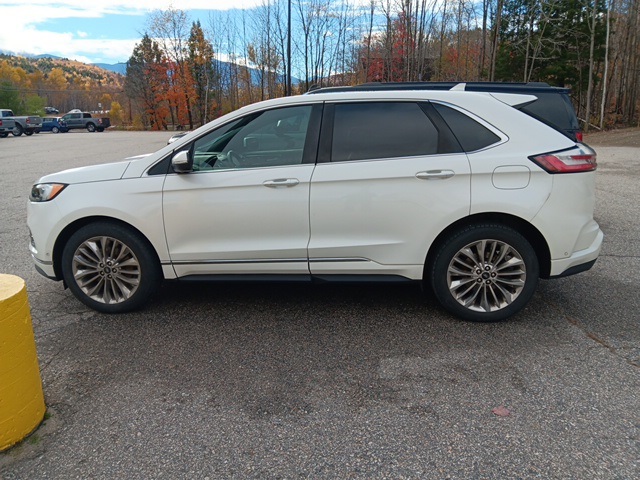 2020 Ford Edge Titanium photo 4
