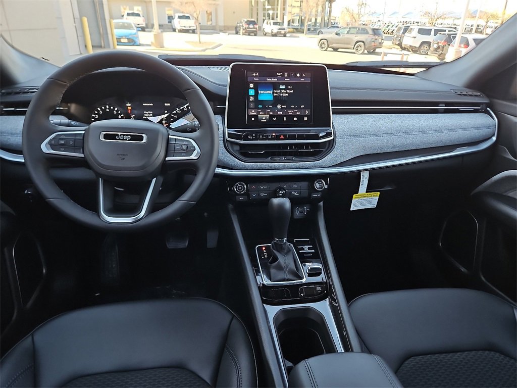 2025 Jeep Compass Latitude photo 10