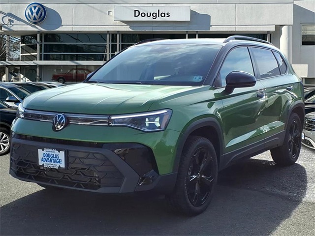 2025 Volkswagen Taos SE Black