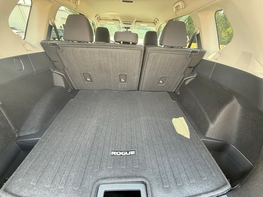 2026 Nissan Rogue SV photo 24