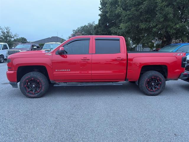 2018 Chevrolet Silverado 1500 LT photo 4
