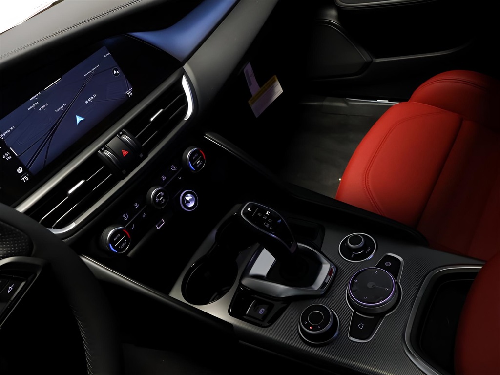 2025 Alfa Romeo Giulia Base photo 20