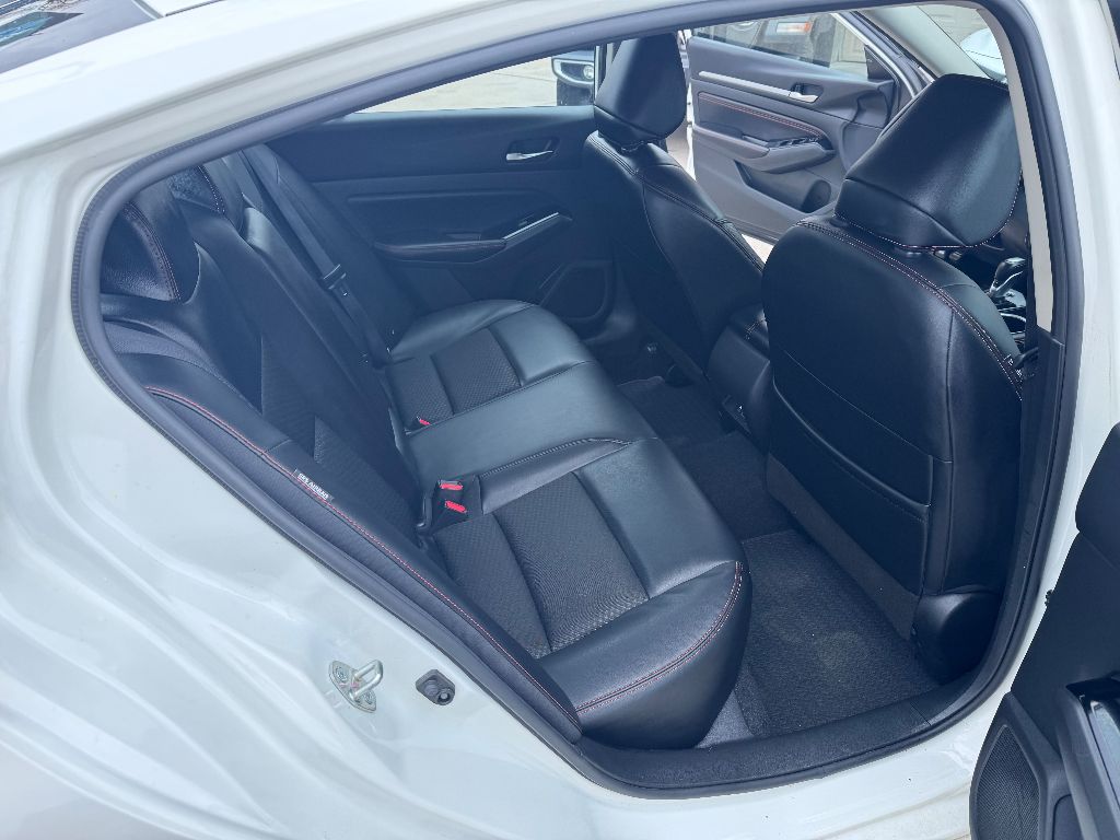 2023 Nissan Altima 2.5 SR photo 12