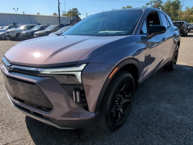 2024 Chevrolet Blazer EV photo 2