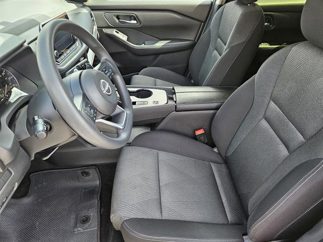 2024 Nissan Rogue SV photo 7