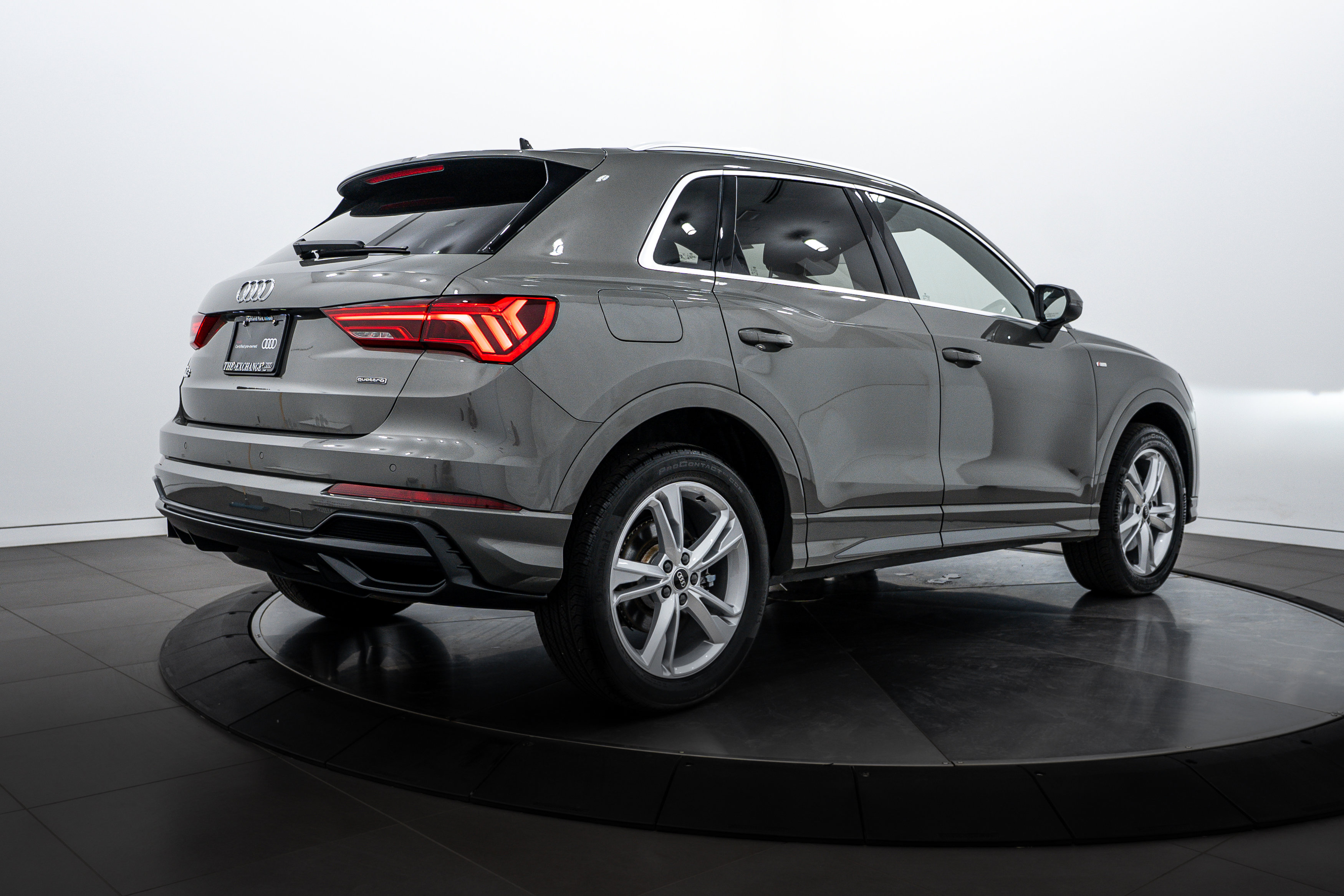2022 Audi Q3 S line Premium Plus photo 4