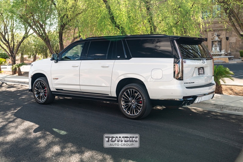 2023 Cadillac Escalade ESV V-Series photo 4