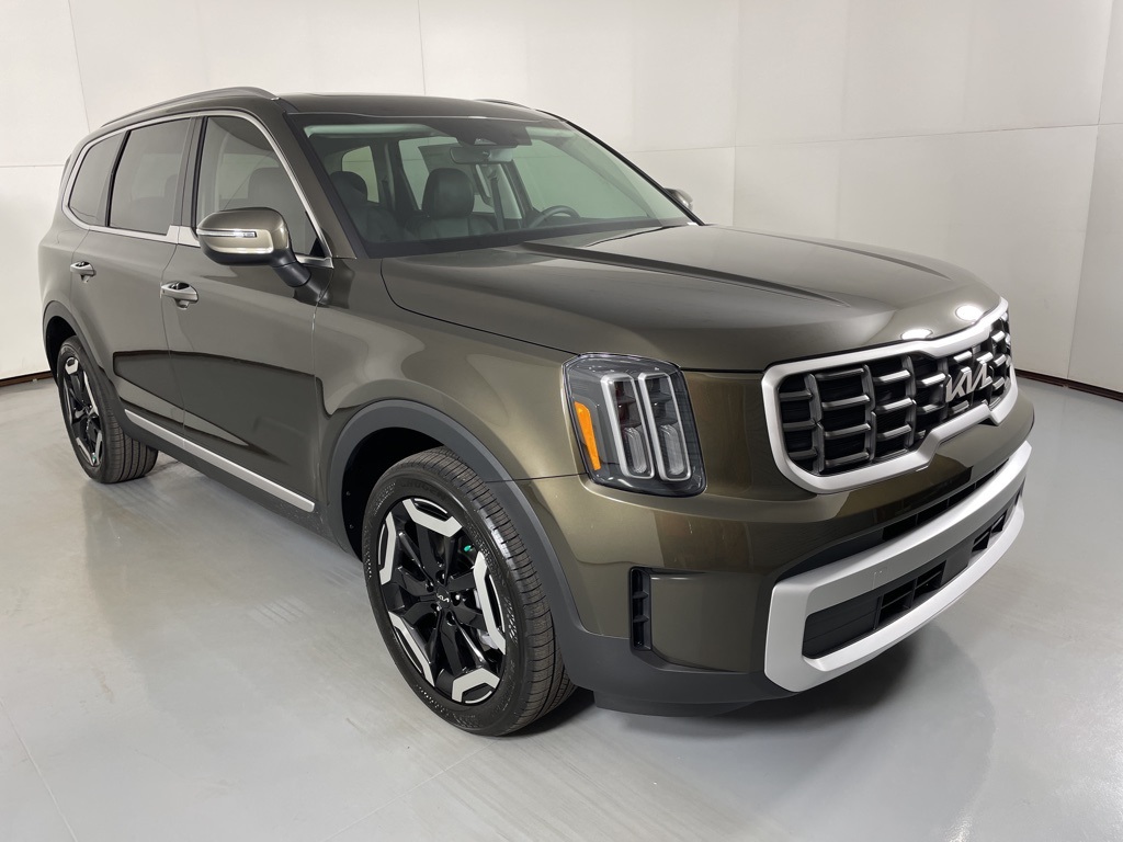 2025 Kia Telluride S photo 2