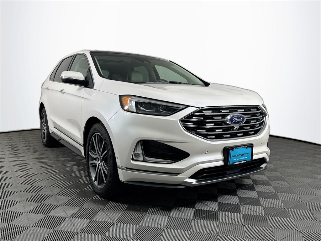 2019 Ford Edge Titanium photo 3