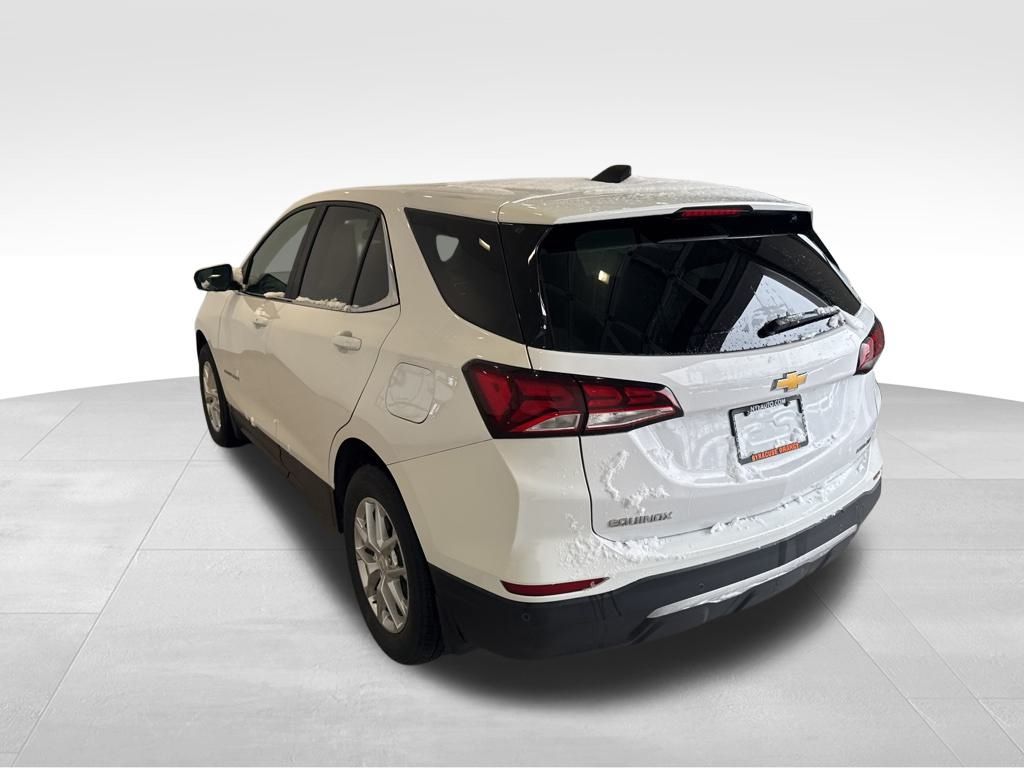 2022 Chevrolet Equinox LT photo 3