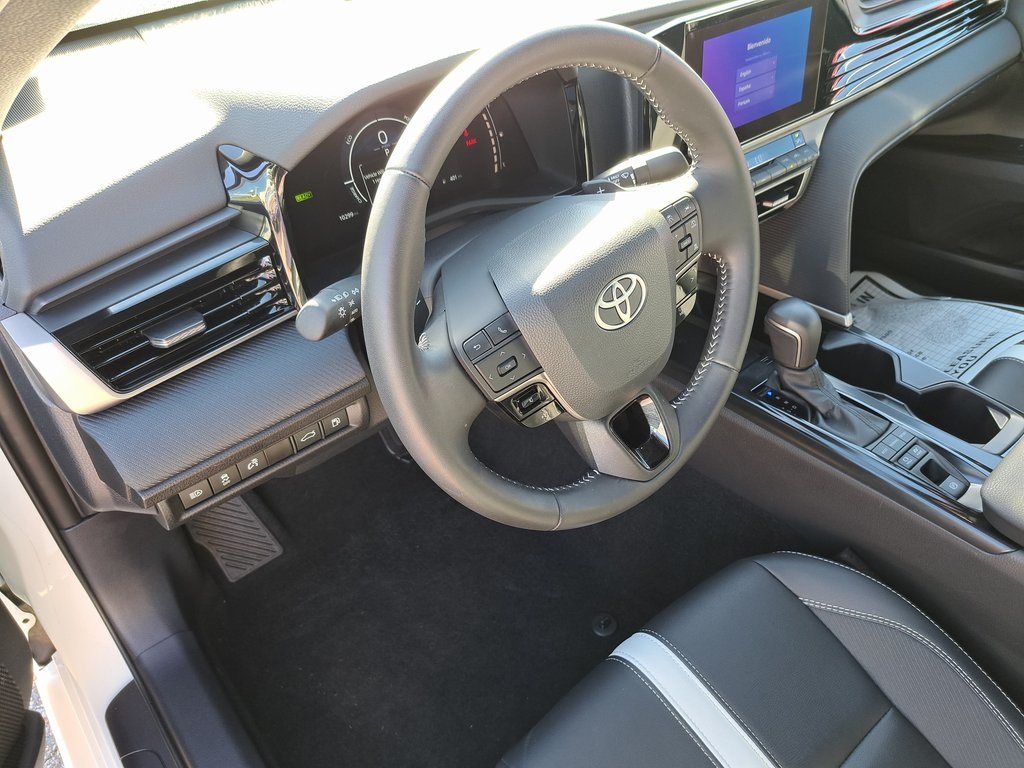 2025 Toyota Camry SE photo 13