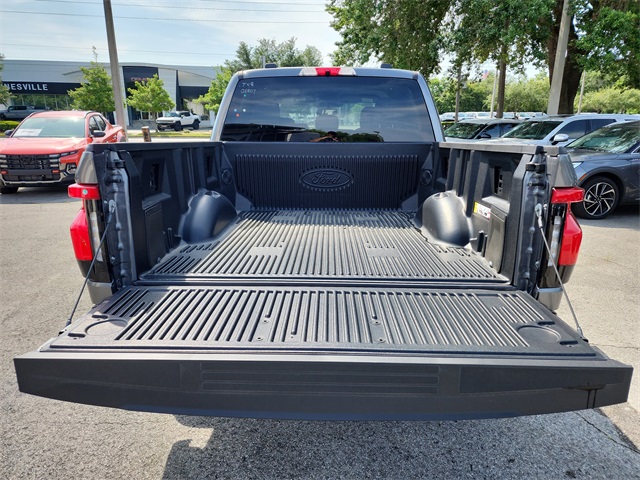 2025 Ford F-150 Lightning XLT photo 8