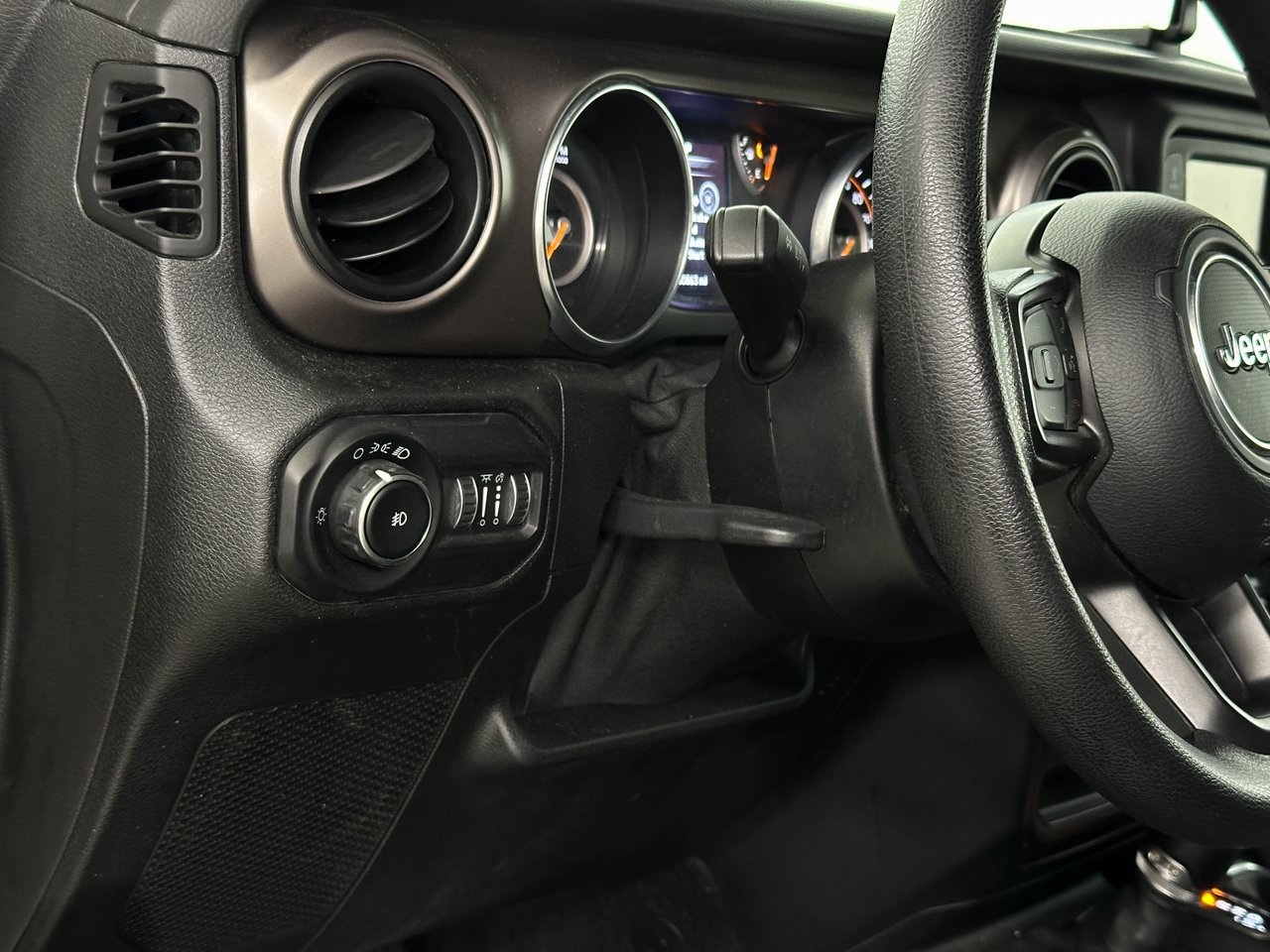 2020 Jeep Wrangler Unlimited Willys photo 21