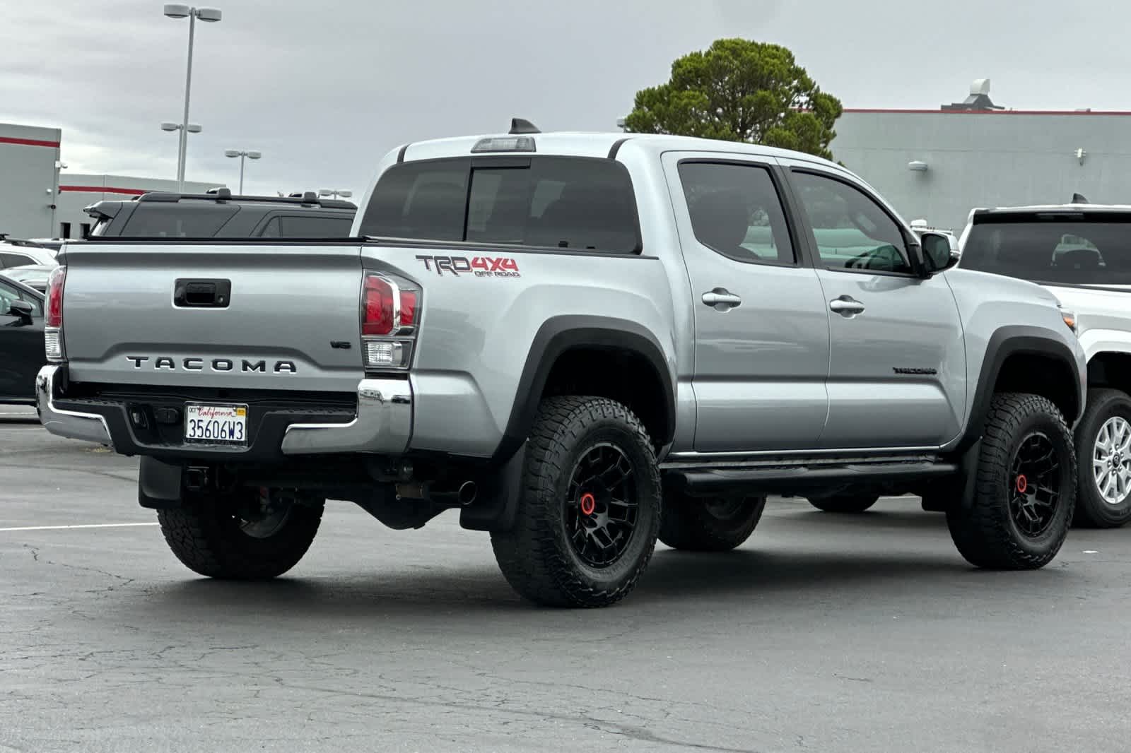 2023 Toyota Tacoma TRD photo 2