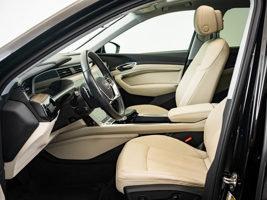 2022 Audi e-tron Premium photo 20