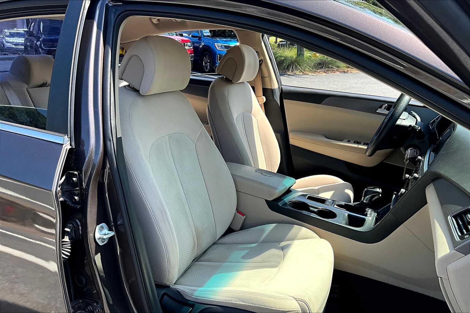 2016 Hyundai Sonata SE photo 8