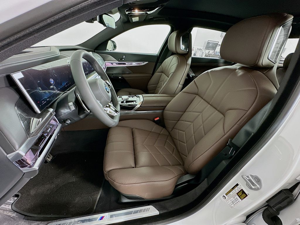 2025 Bmw 740i photo 14