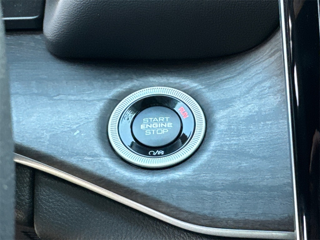 2025 Jeep Grand Cherokee Limited photo 25