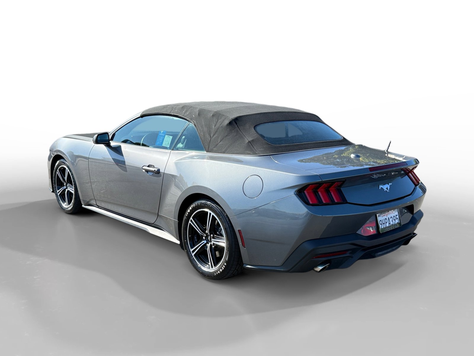 2024 Ford Mustang EcoBoost photo 3