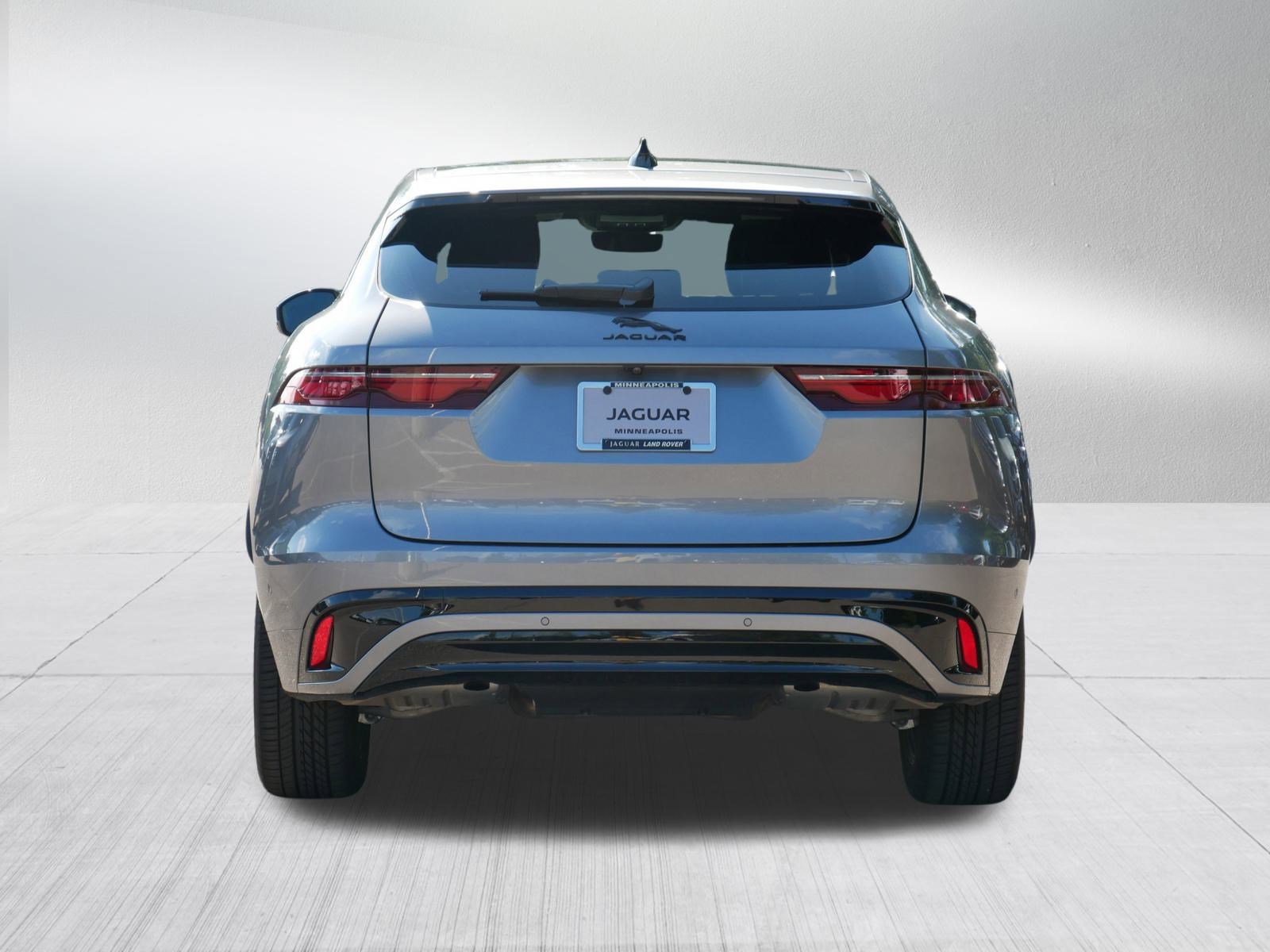 2025 Jaguar F-PACE P250 R-Dynamic S photo 5