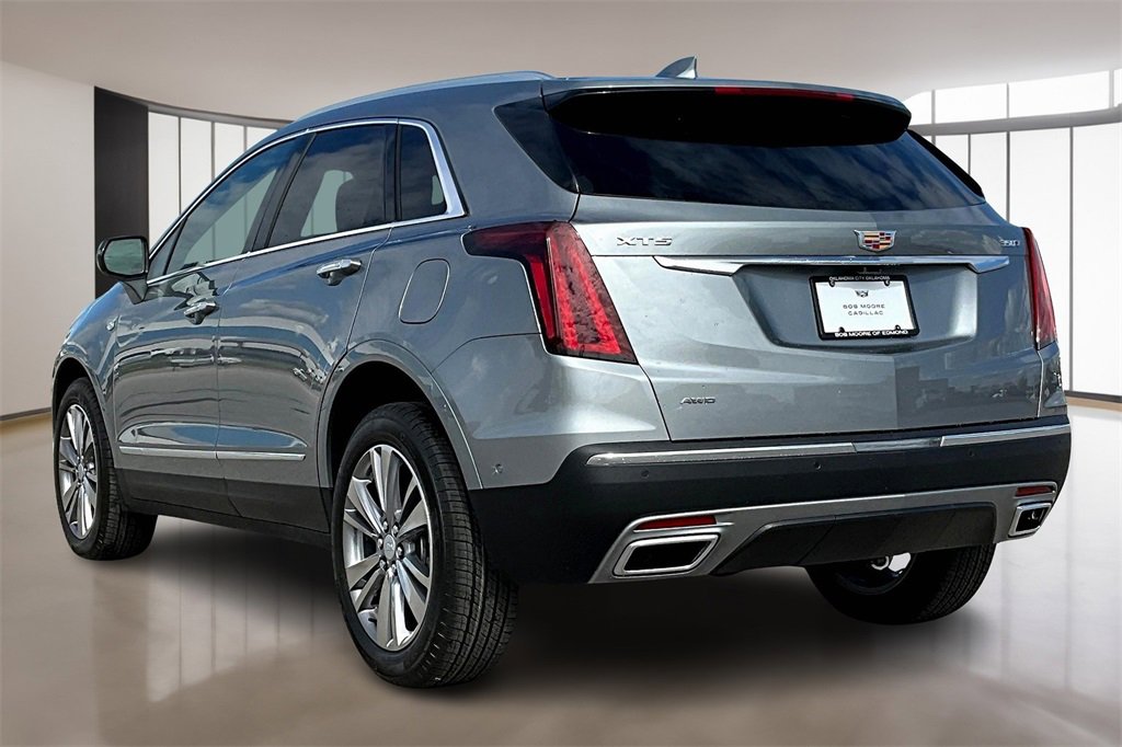2025 Cadillac XT5 Premium Luxury photo 3