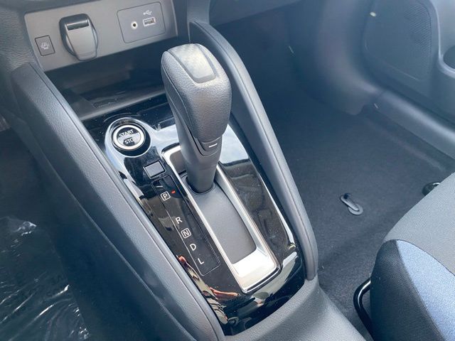 2025 Nissan Versa SV photo 13