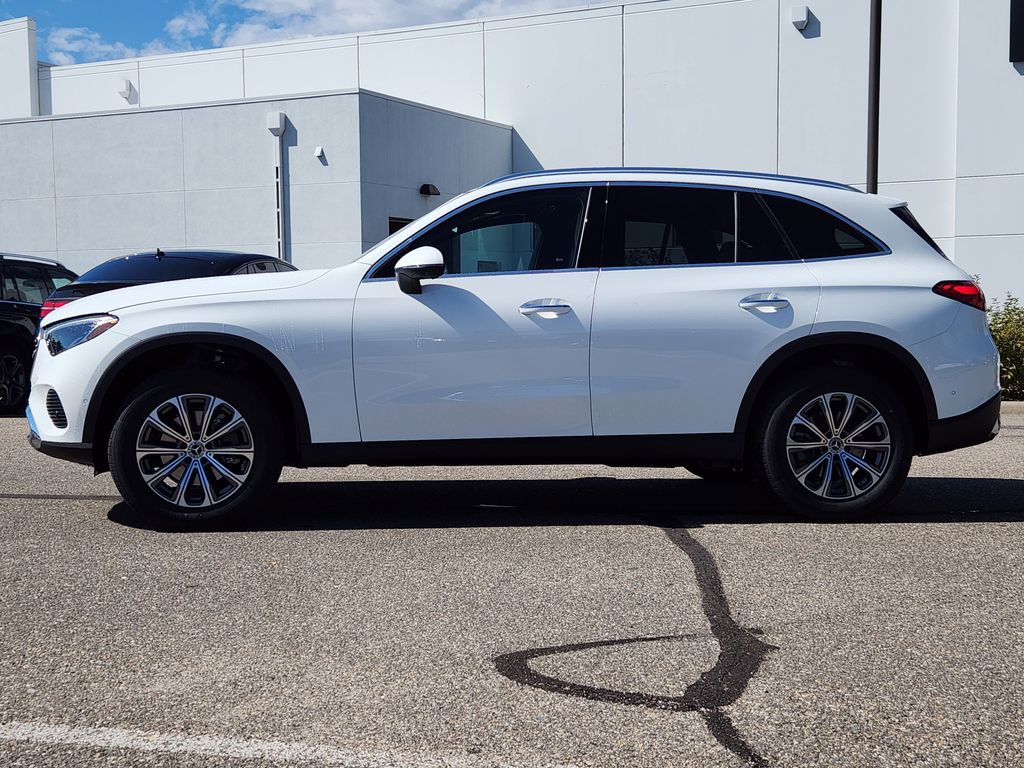 2026 Mercedes Benz GLC 300 4MATIC photo 4