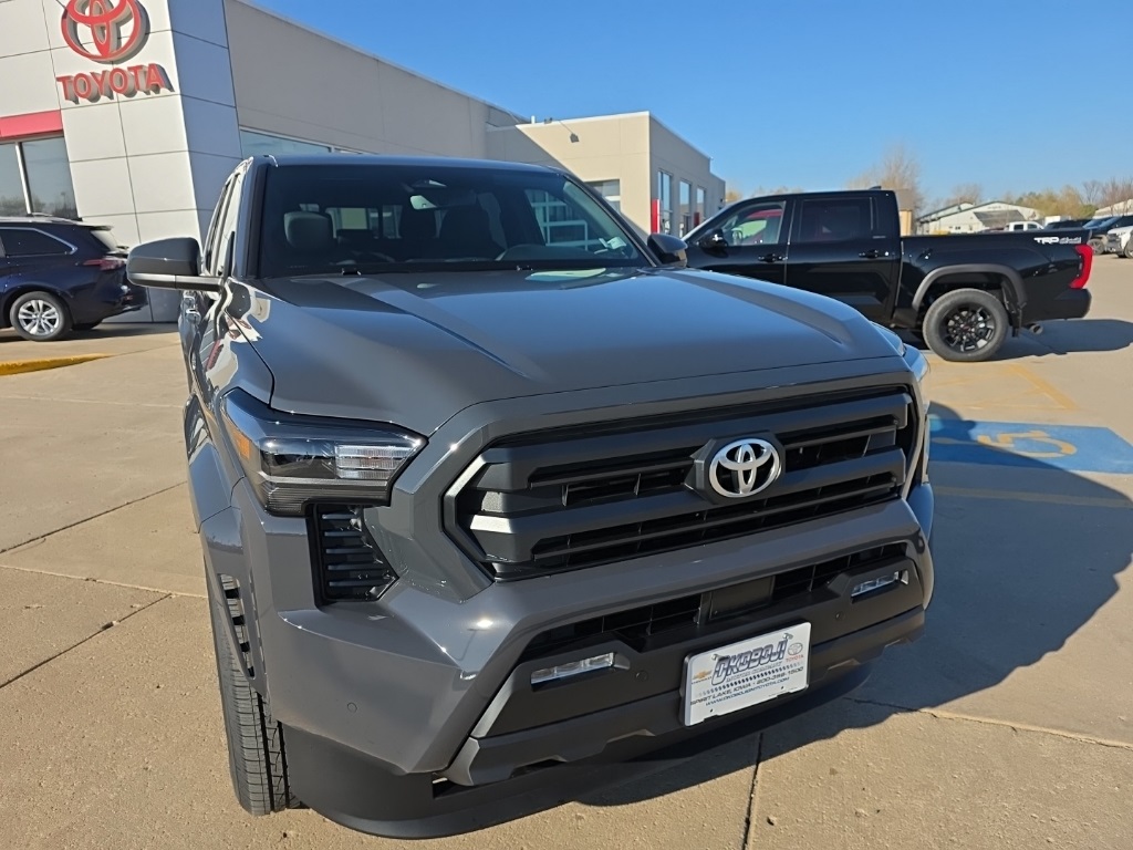 2025 Toyota Tacoma photo 2