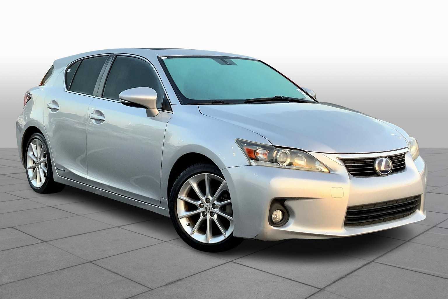 2013 Lexus CT 200h photo 2