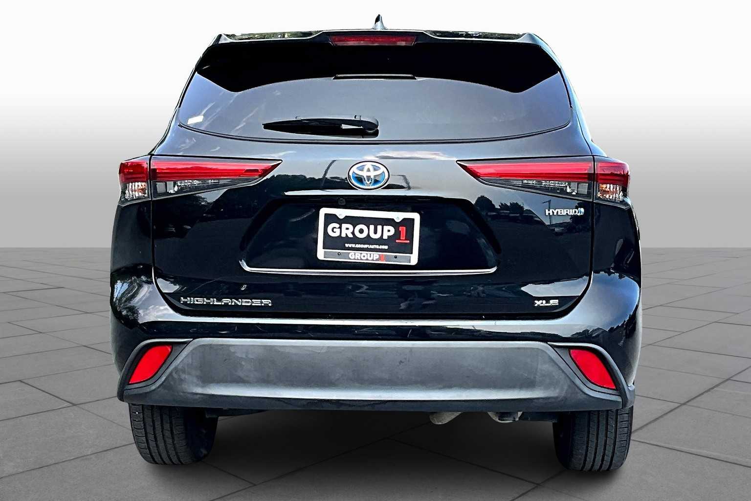 2021 Toyota Highlander Hybrid XLE photo 4