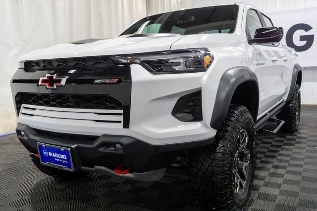 2024 Chevrolet Colorado ZR2 photo 2