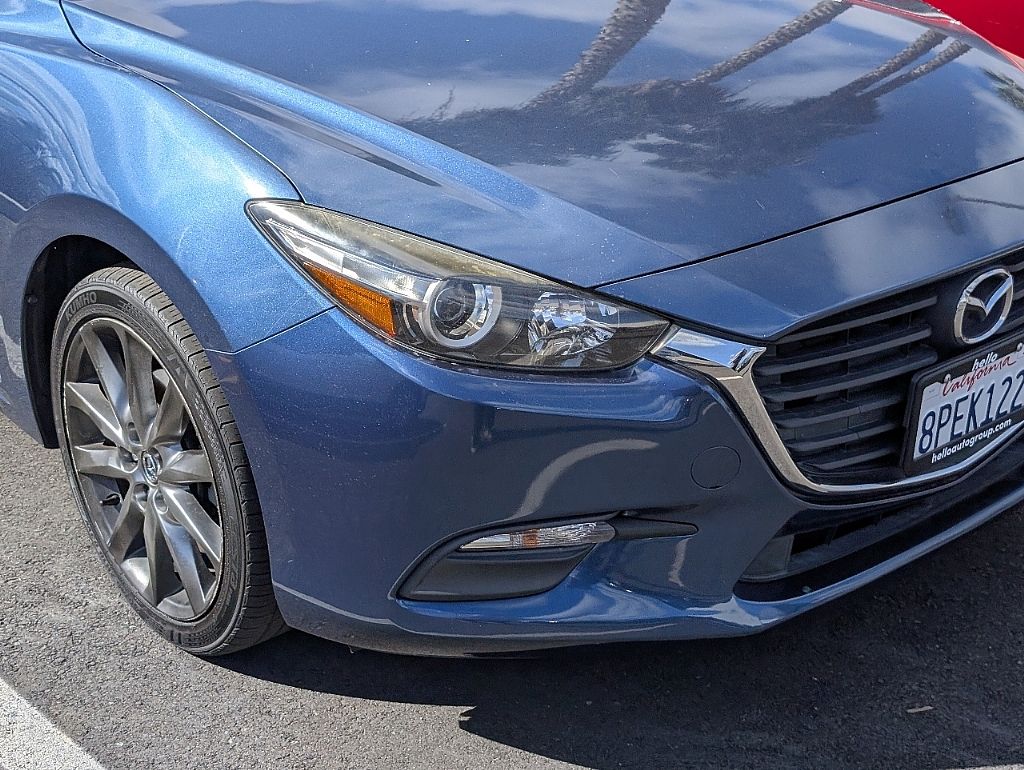 2018 Mazda Mazda3 Touring photo 2