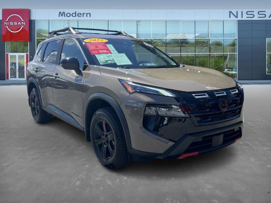 2025 Nissan Rogue SV photo 3