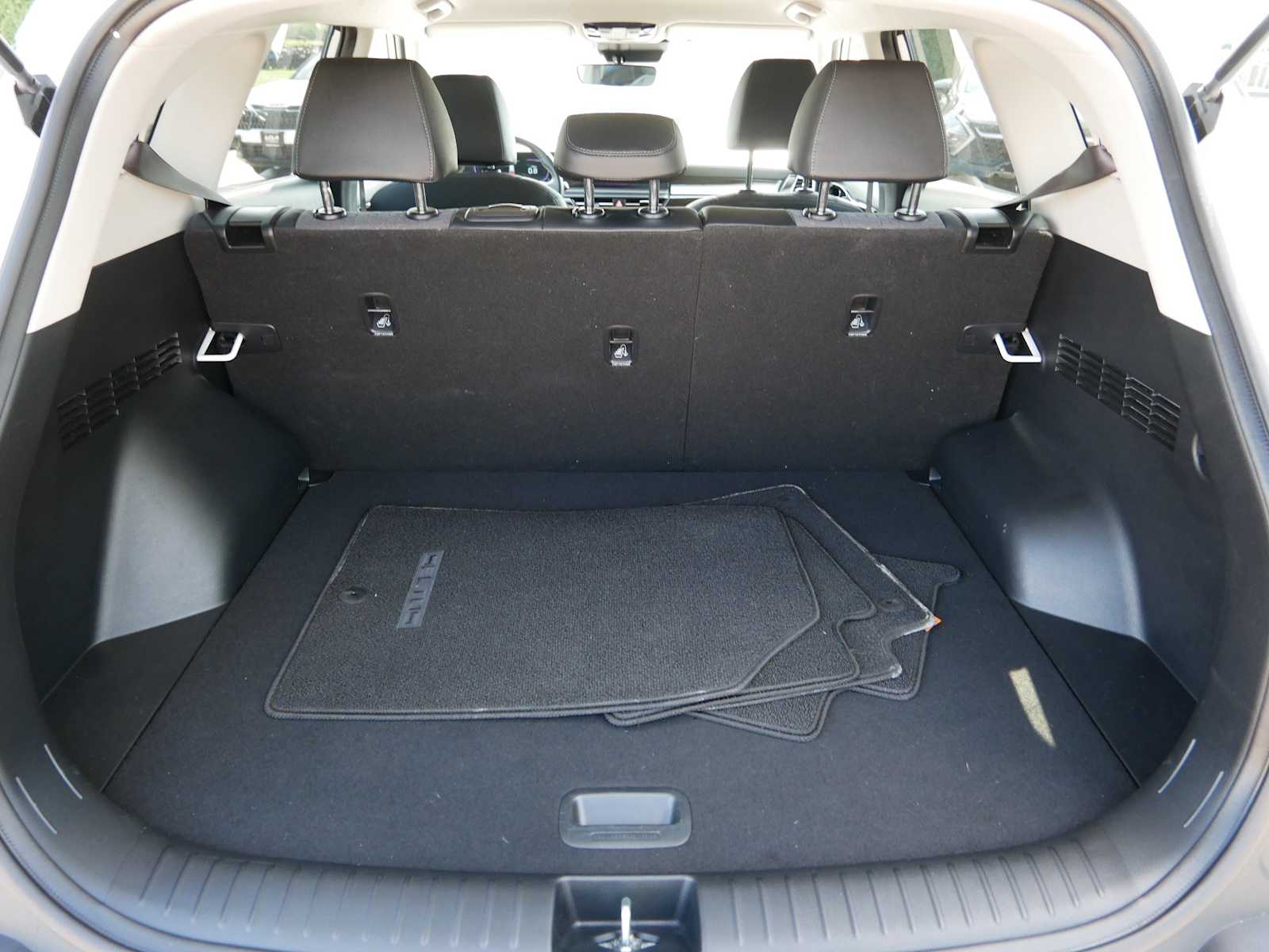 2025 Kia Seltos S photo 2