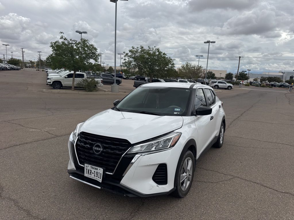 2023 Nissan Kicks S photo 2