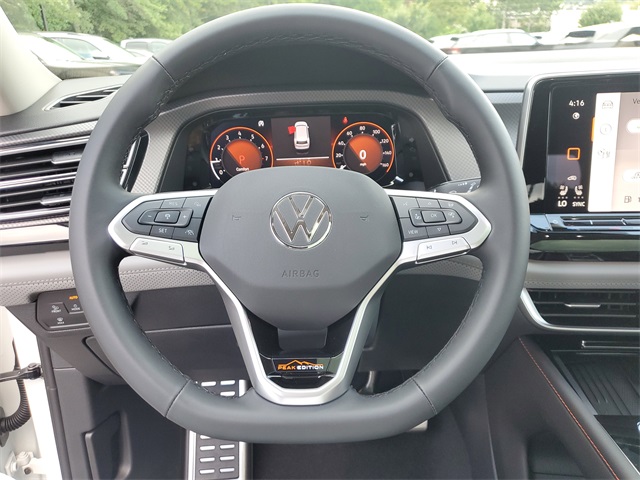 2025 Volkswagen Atlas Peak Edition SE photo 32