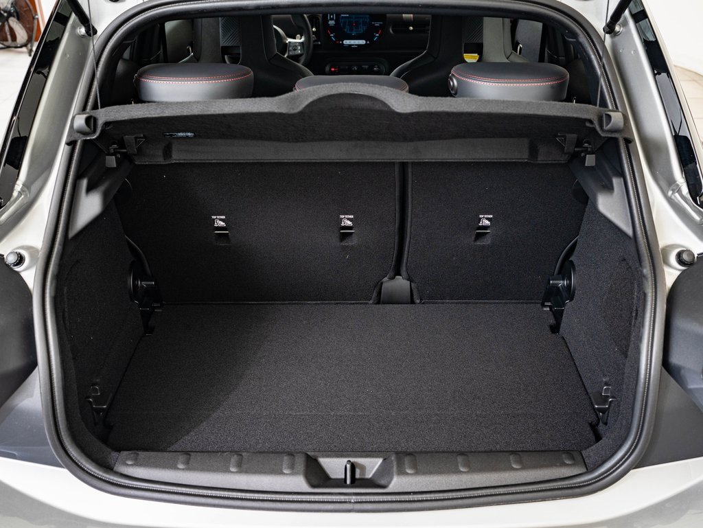 2026 Mini Cooper 4 Door Hardtop Iconic photo 17