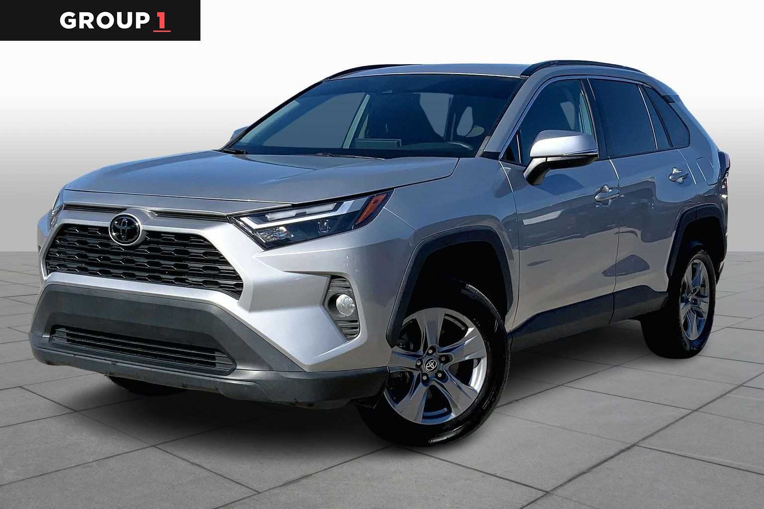 2022 Toyota RAV4 XLE's photo