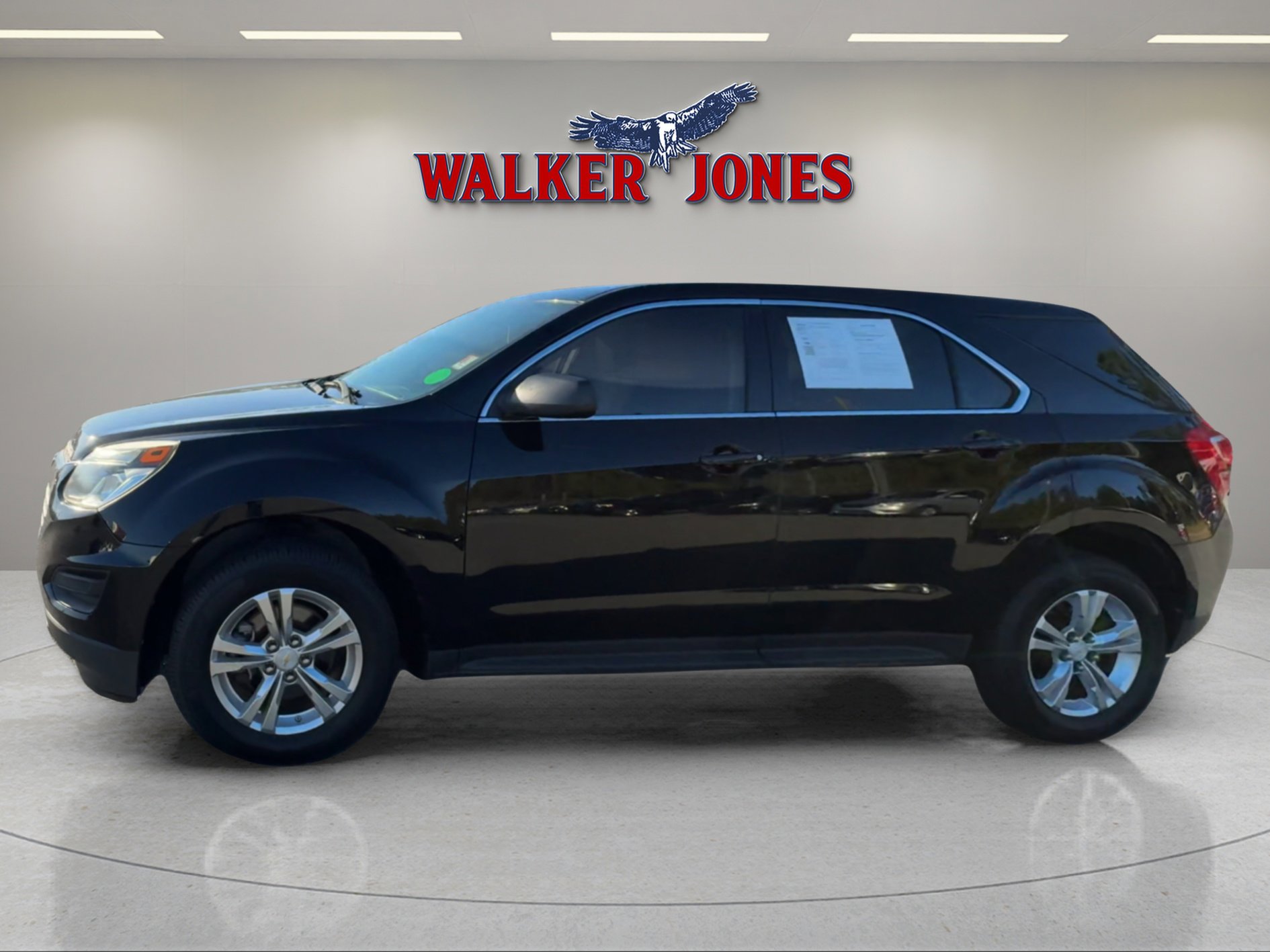 2017 Chevrolet Equinox LS photo 2