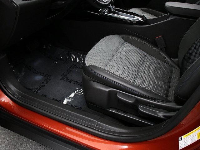 2024 Chevrolet Trax LT photo 23