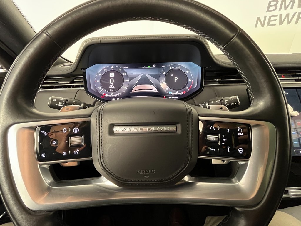 2024 Land Rover Range Rover SE photo 3